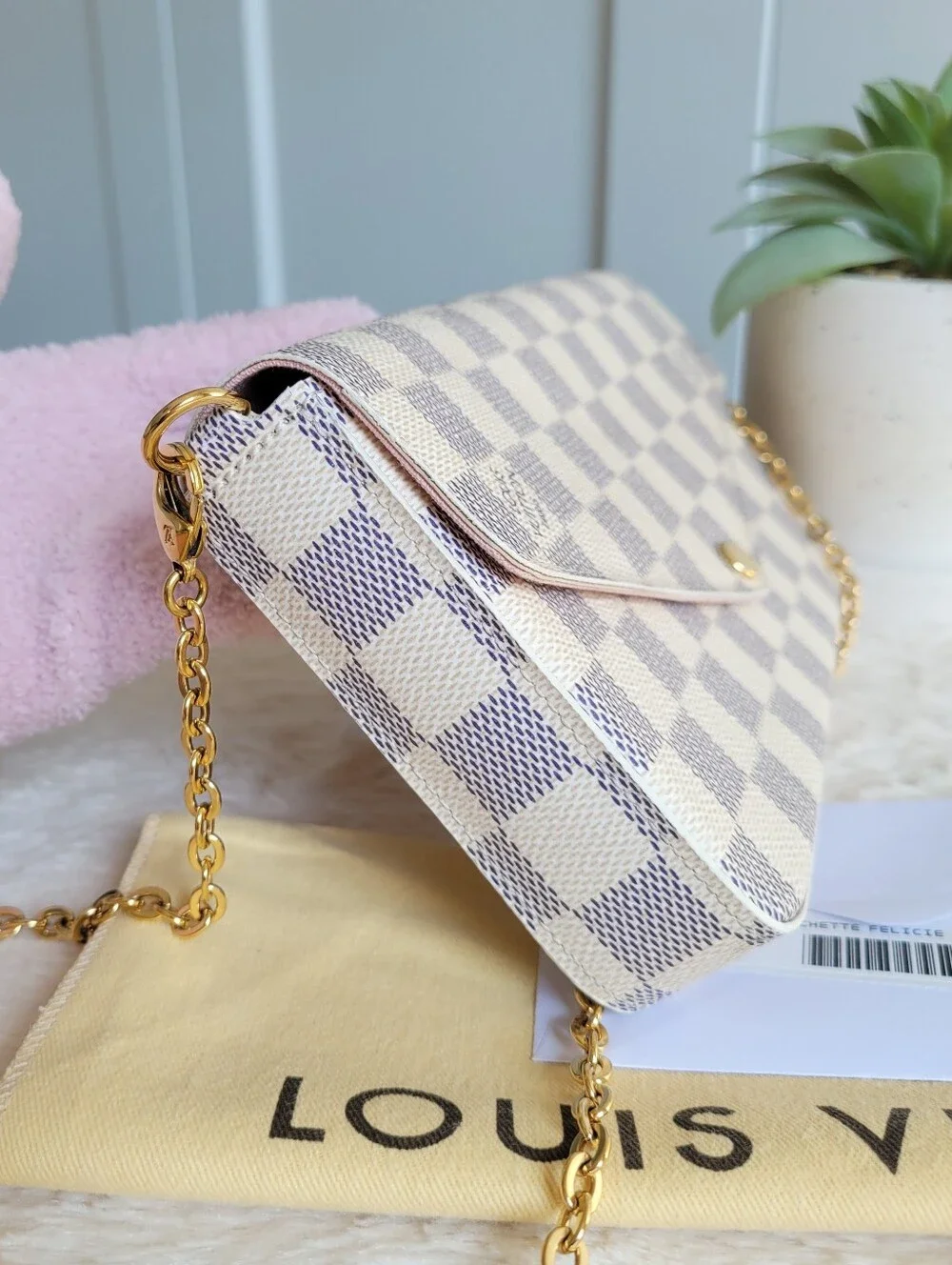 BEAUTIFUL💕 Louis Vuitton FELICIE Pochette Damier AZUR Gold Chain Crossbody